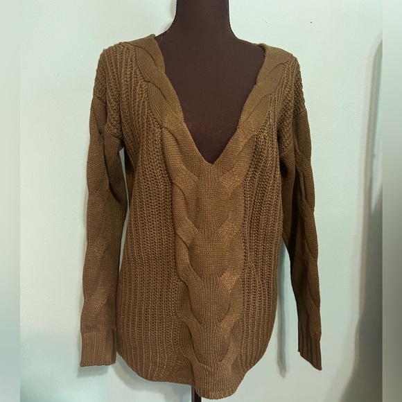 #224 Green knitted sweater - Picture 2 of 5